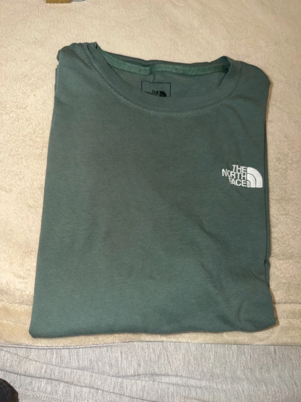 The North Face Men's Short-Sleeve Crew T-Shirt in Forest Green
